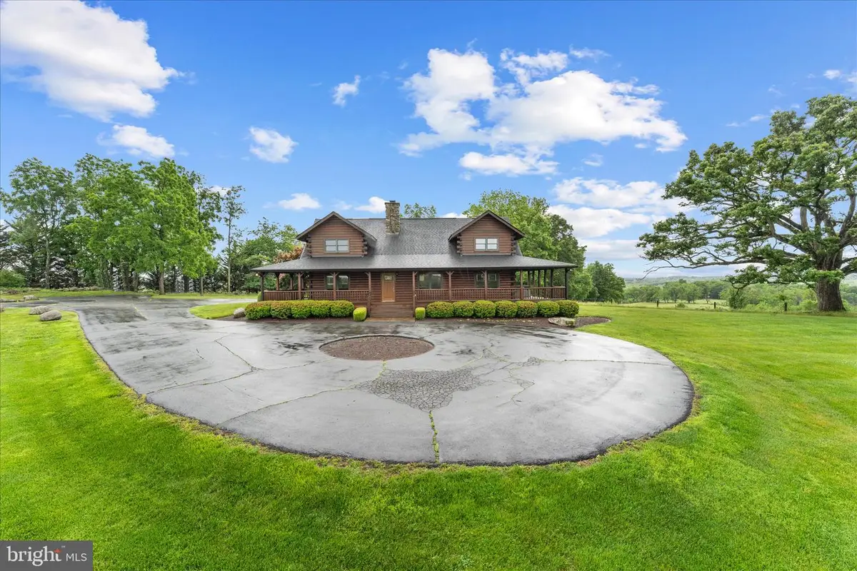 18837 Trinity Church Rd, Purcellville, VA 20132 - #1