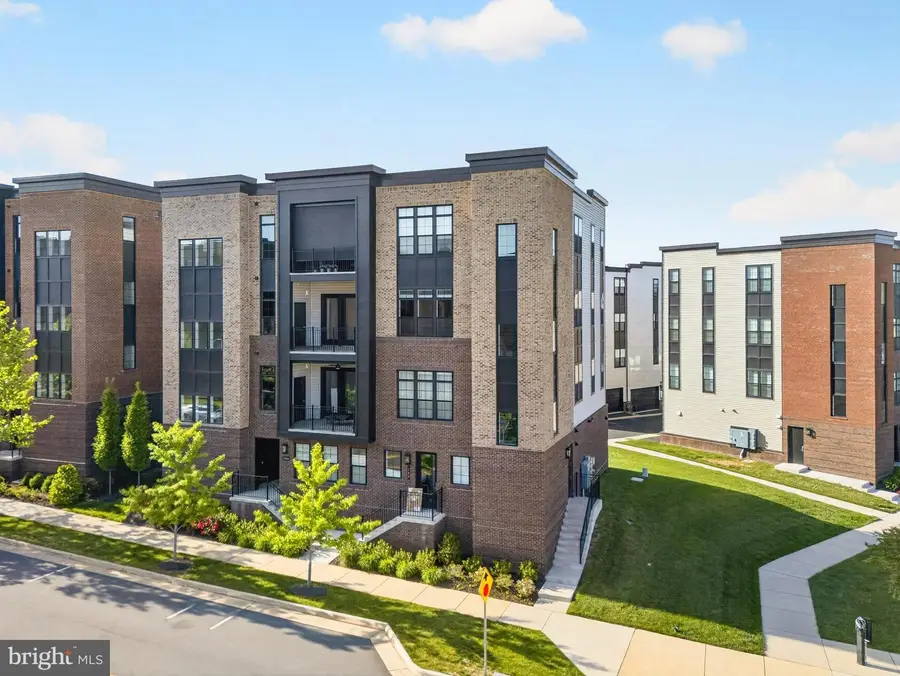 43446 Croson Ln #300, Ashburn, VA 20148 - #2