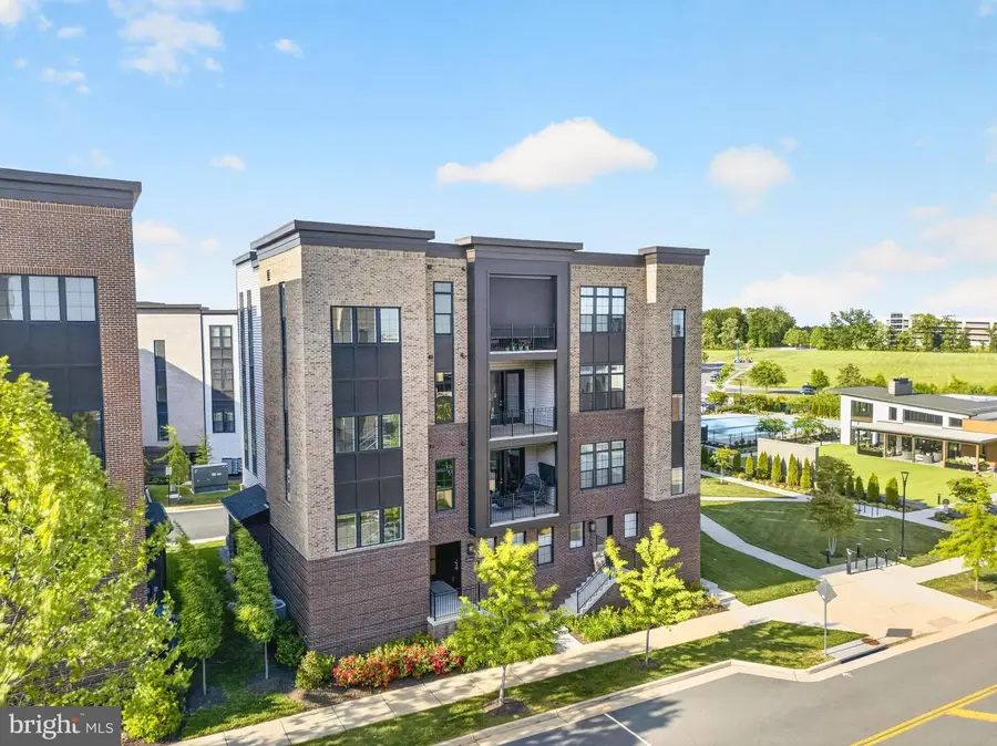 43446 Croson Ln #300, Ashburn, VA 20148 - #3