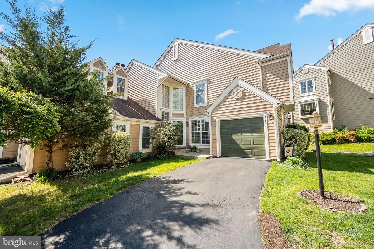 43793 Stonebridge Dr, Ashburn, VA 20147 - #1