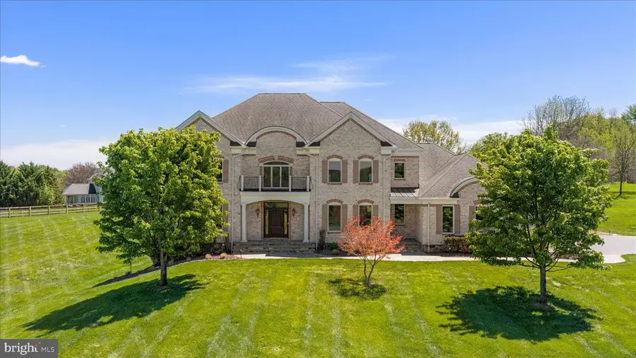 16064 Waterford Creek Cir, Hamilton, VA 20158 - #2