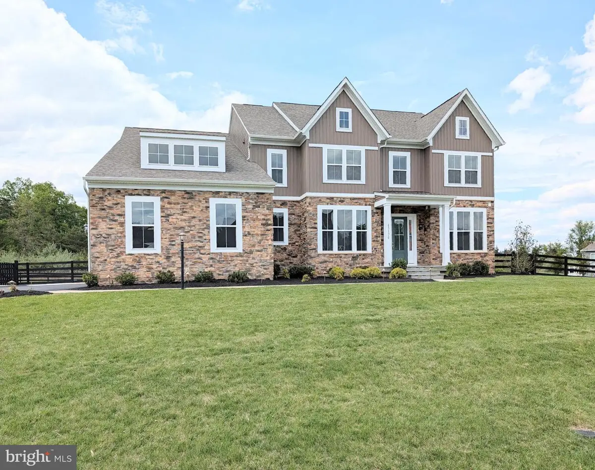 43176 Bitter Persimmon Ct, Centreville, VA 20120 - #1