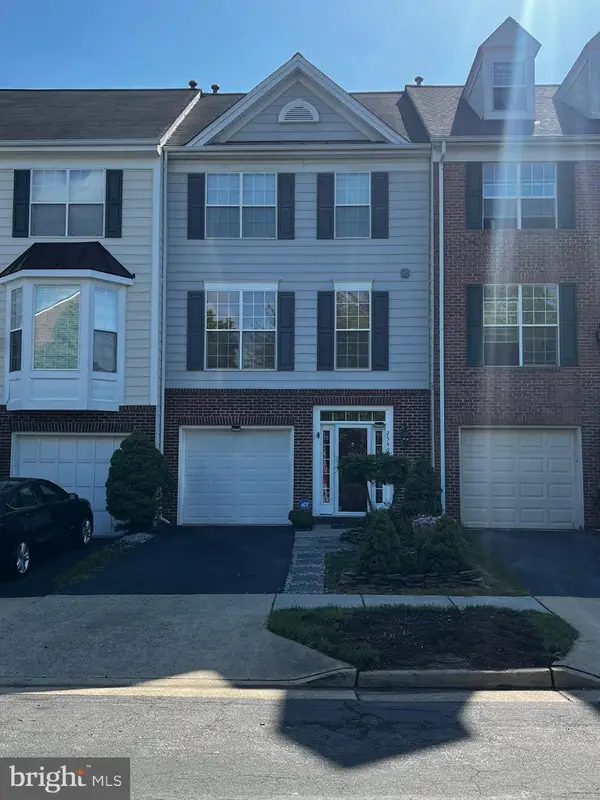 25402 Upper Clubhouse Dr, CHANTILLY, VA 20152
