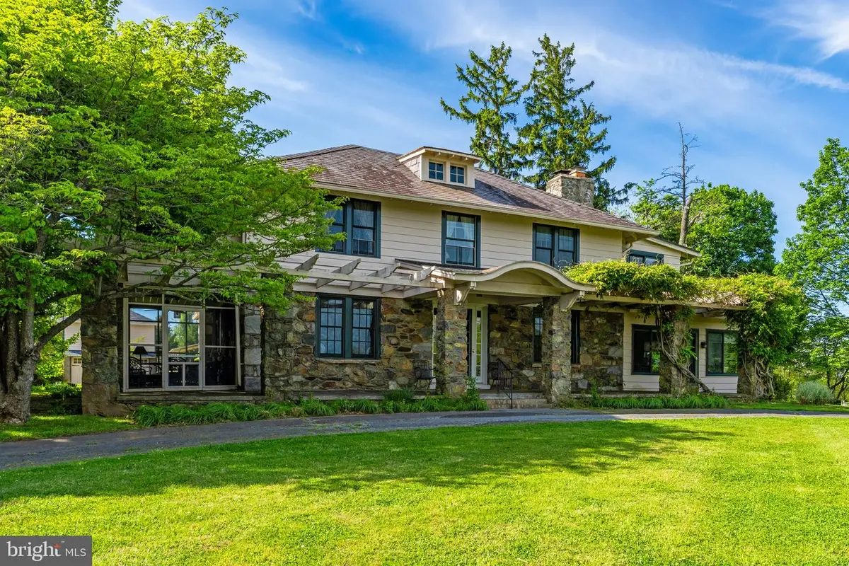 36279 & 36285 E Loudoun St, Round Hill, VA 20141 - #1