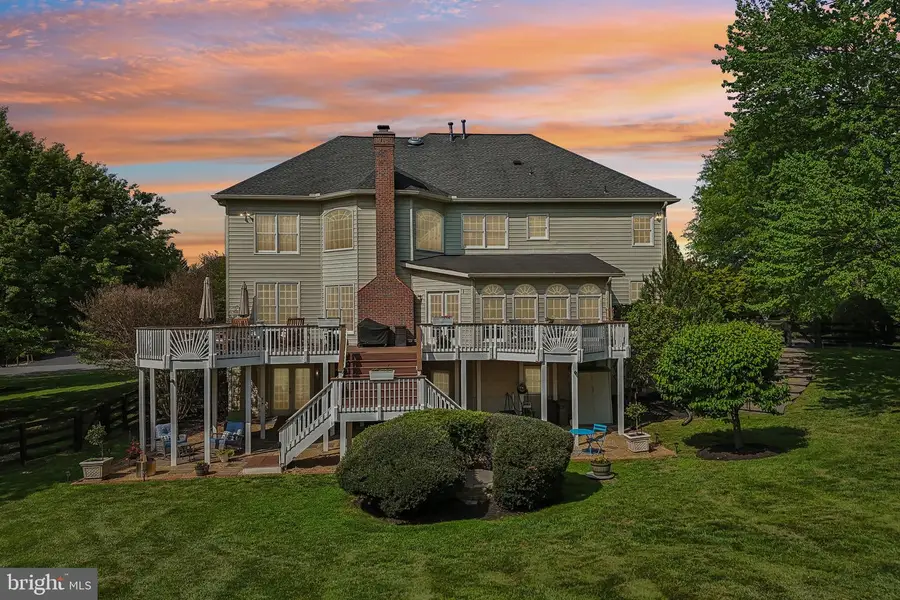 19396 Emerald Park Dr, Leesburg, VA 20175 - #2
