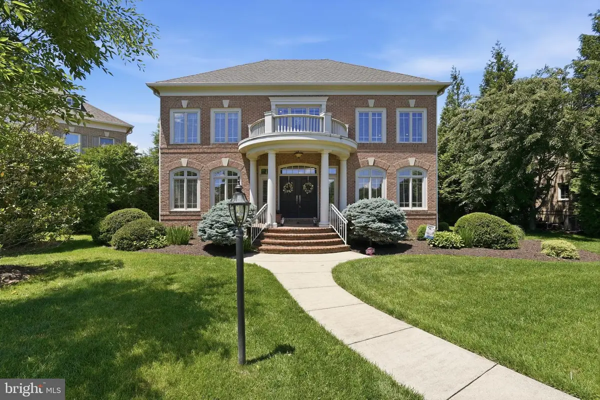 22974 Lois Ln, Brambleton, VA 20148 - #1