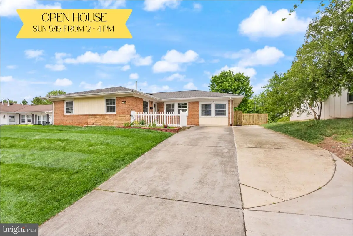 514 W Nettle Tree Rd, Sterling, VA 20164 - #1