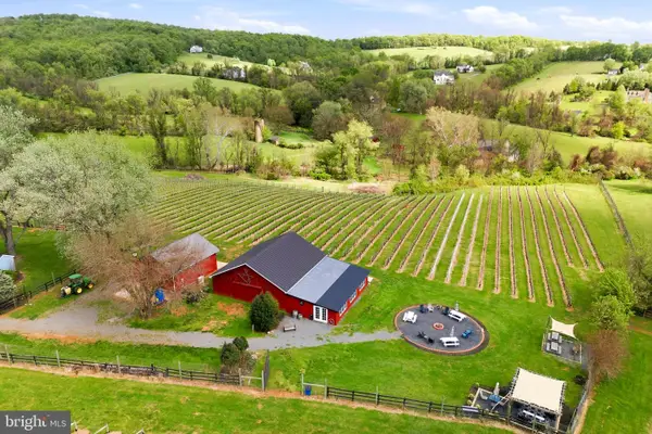 40817 Browns Ln, WATERFORD, VA 20197