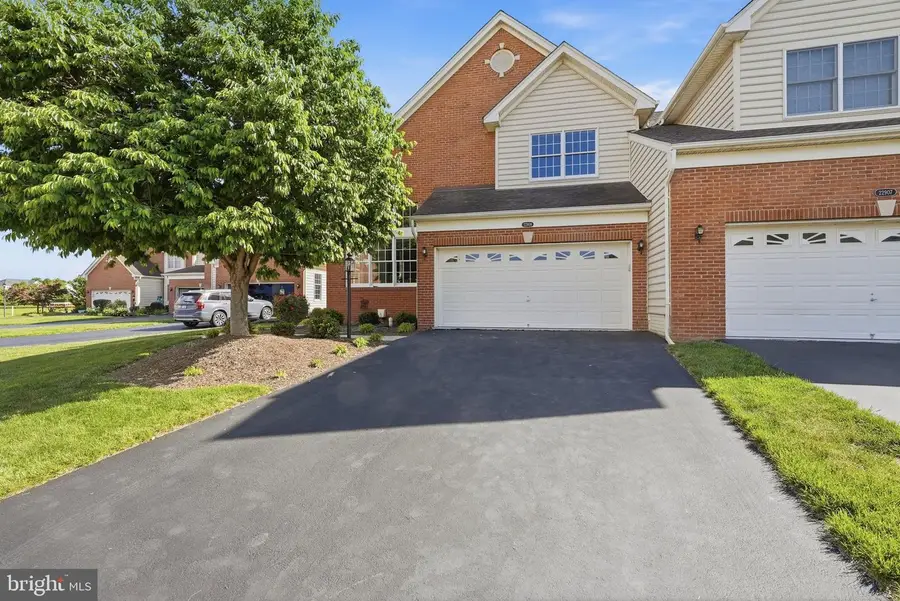 22909 N Brown Sq, Ashburn, VA 20148 - #2