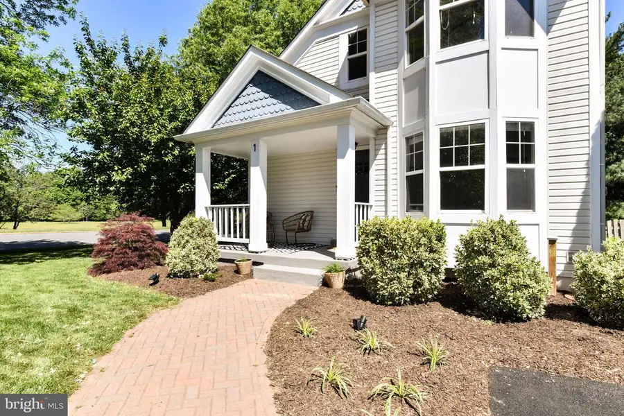 1 Glengyle Ln, Sterling, VA 20165 - #2