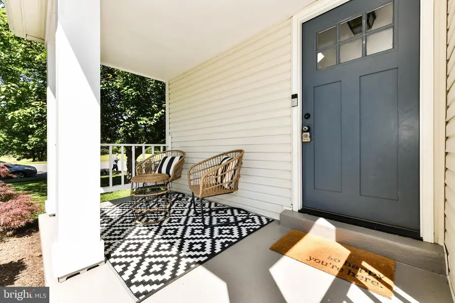 1 Glengyle Ln, Sterling, VA 20165 - #3
