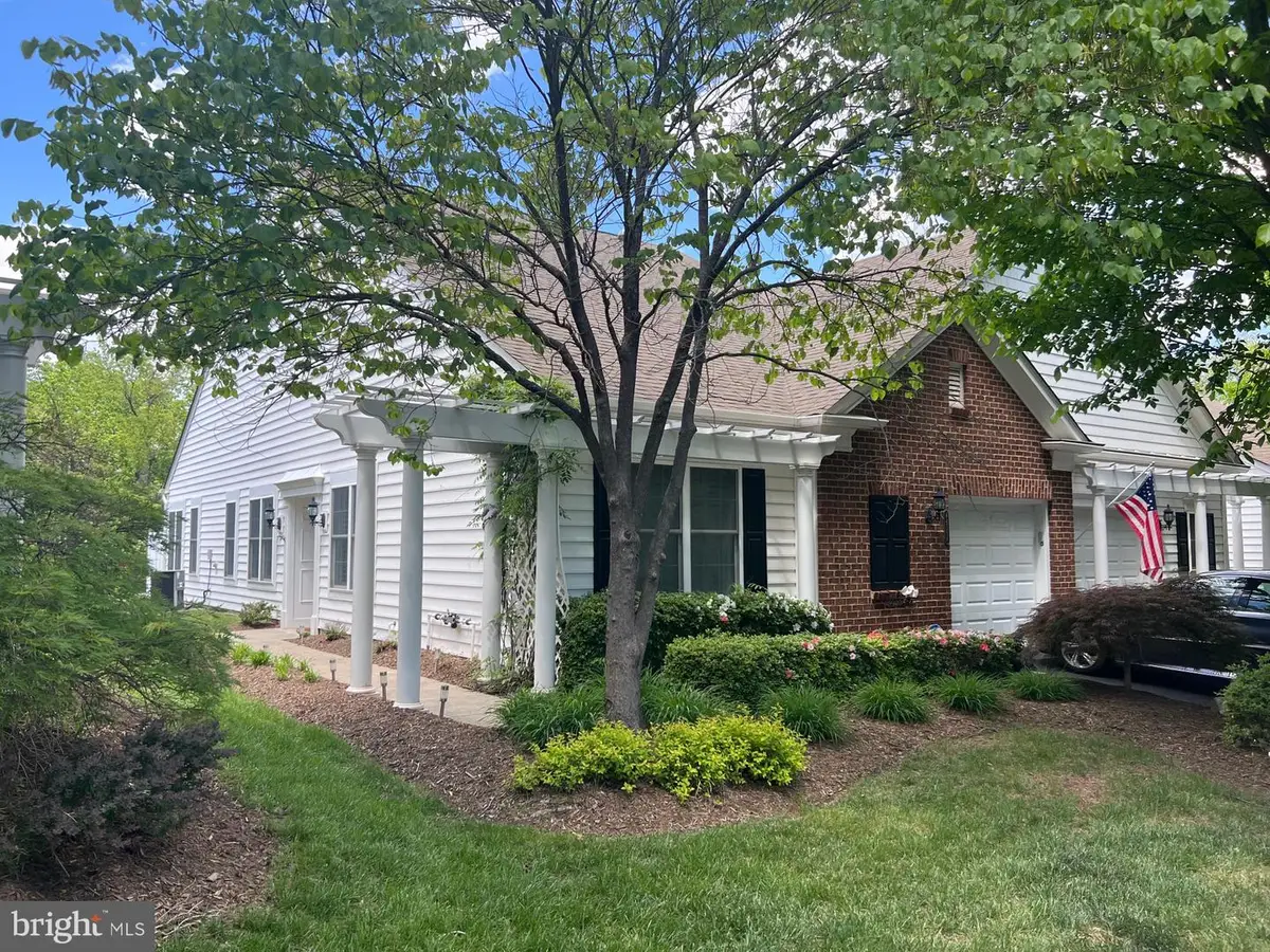 44394 Oakmont Manor Sq, Ashburn, VA 20147 - #1