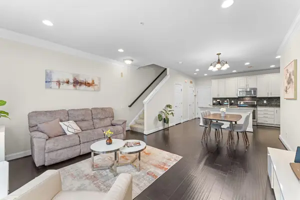 42831 Burrell Sq, ASHBURN, VA 20147