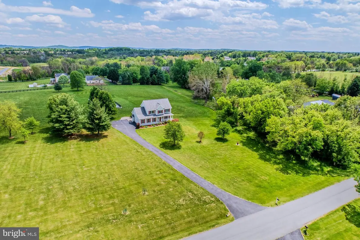 39833 Canterfield Ct, Lovettsville, VA 20180 - #1
