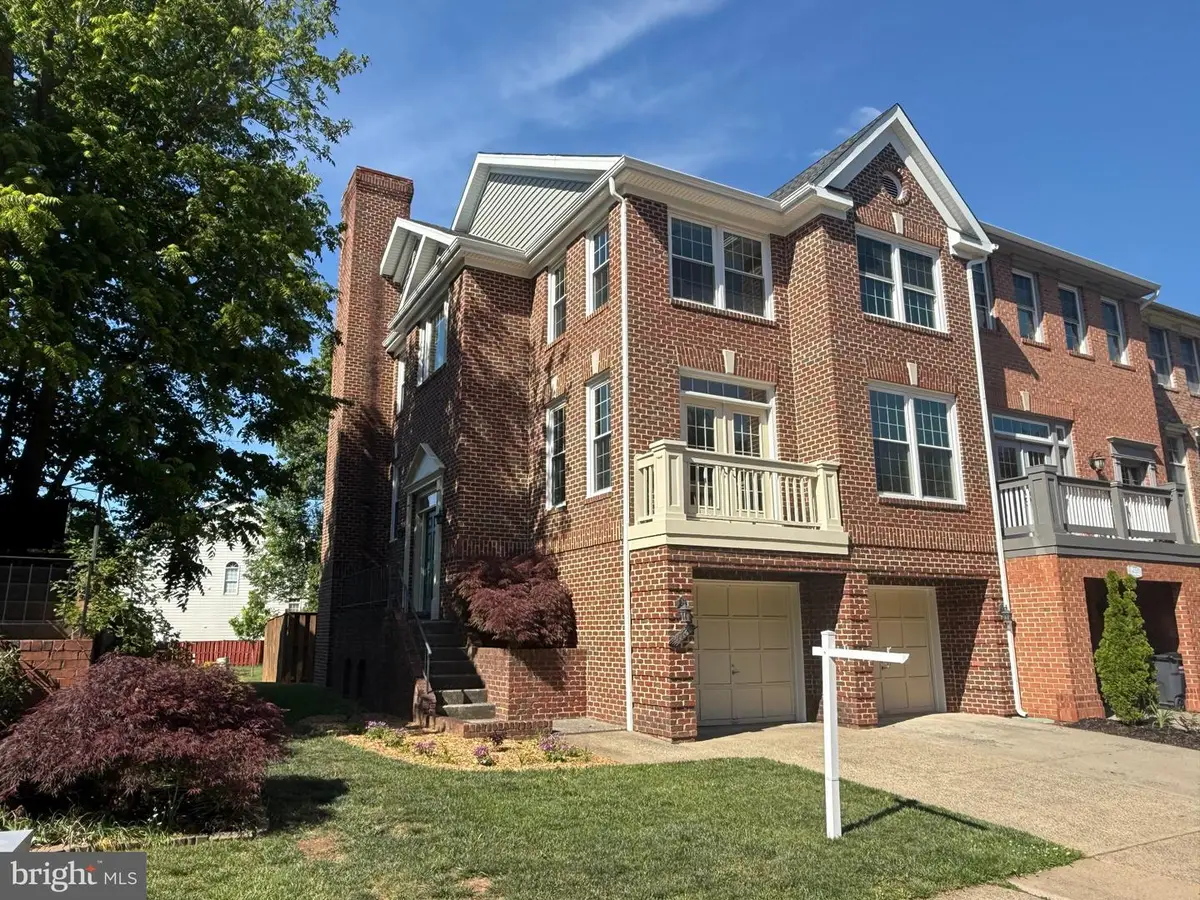 46681 Lynnhaven Sq, Sterling, VA 20165 - #1