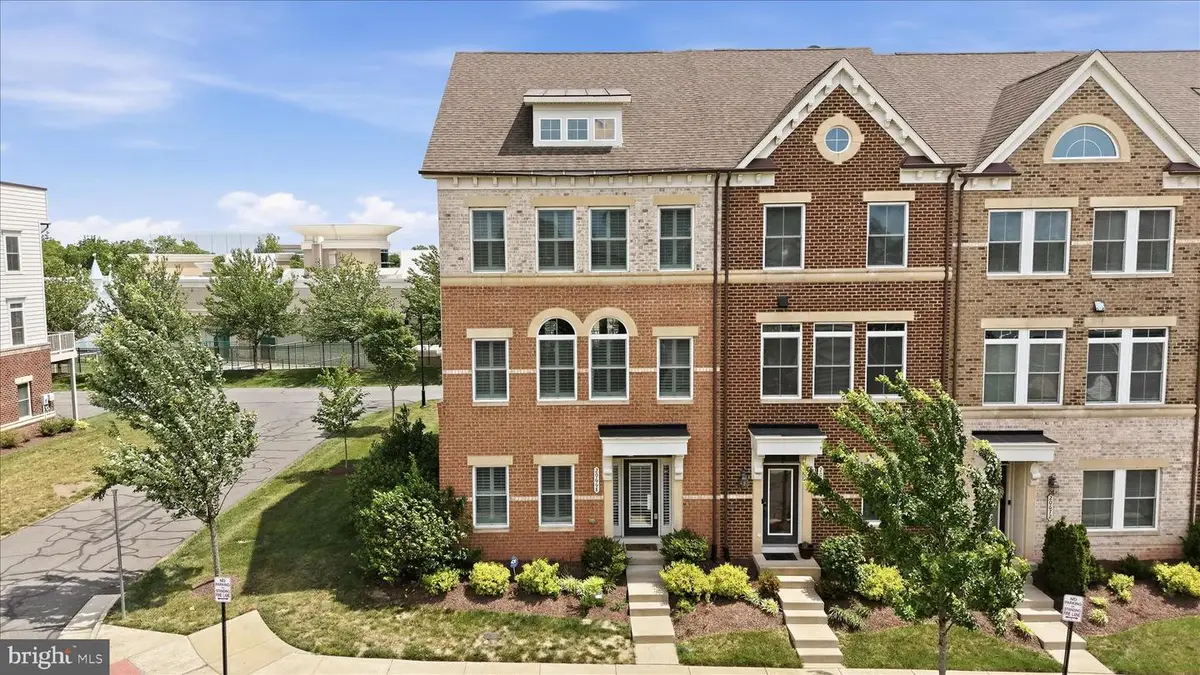 20668 Duxbury Ter, Ashburn, VA 20147 - #1