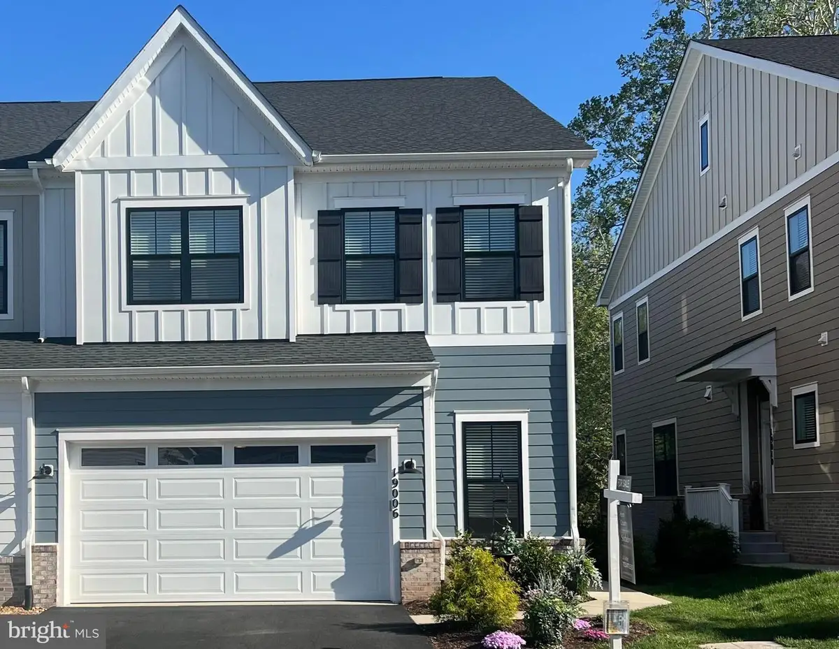 19006 Coral Reef Sq, Leesburg, VA 20176 - #1