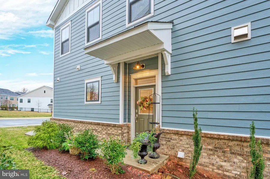 19006 Coral Reef Sq, Leesburg, VA 20176 - #2