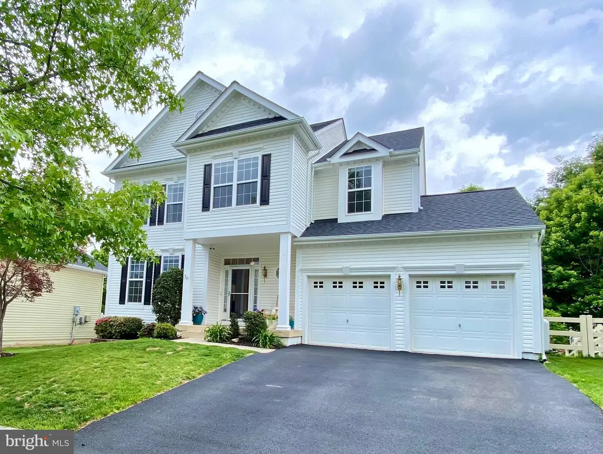 35551 Sarasota St, Round Hill, VA 20141 - #1