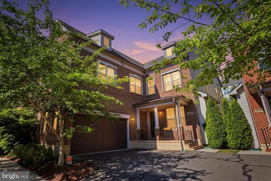 20623 Holyoke Dr, Ashburn, VA 20147 - #2
