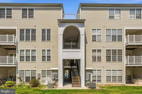 21843 Baldwin Sq #301, STERLING, VA 20164