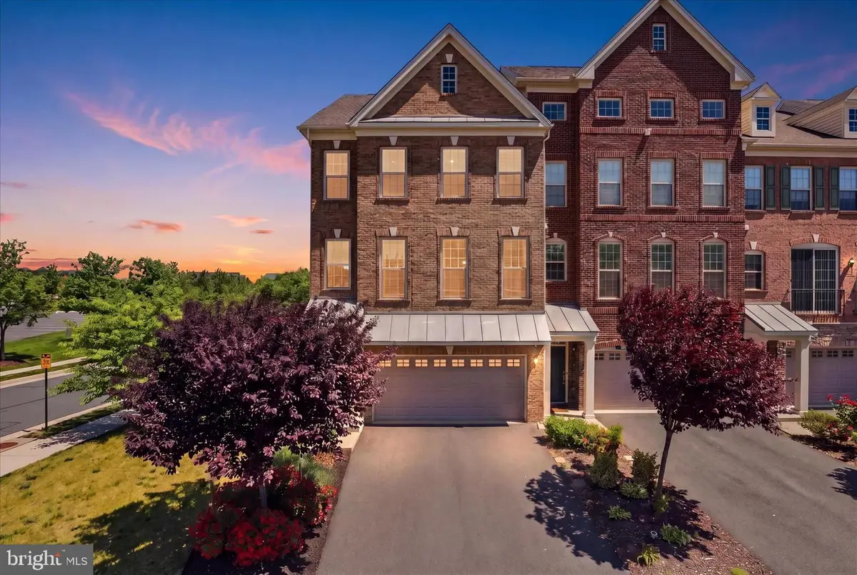 23755 Hopewell Manor Ter, Ashburn, VA 20148 - #1