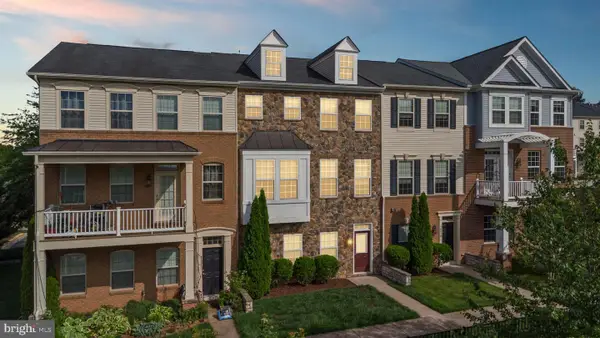 46680 Joubert Ter, POTOMAC FALLS, VA 20165