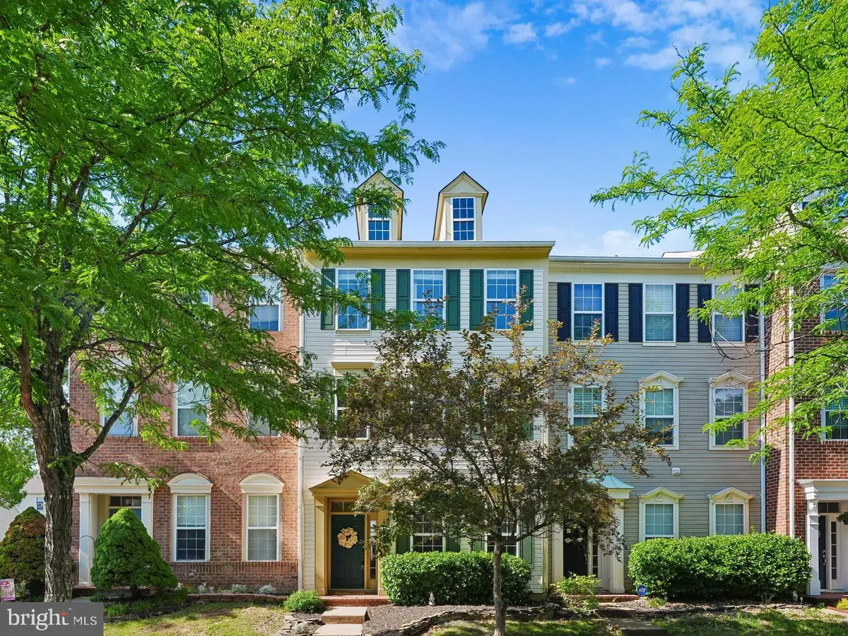 42788 Cedar Hedge St, Chantilly, VA 20152 - #1