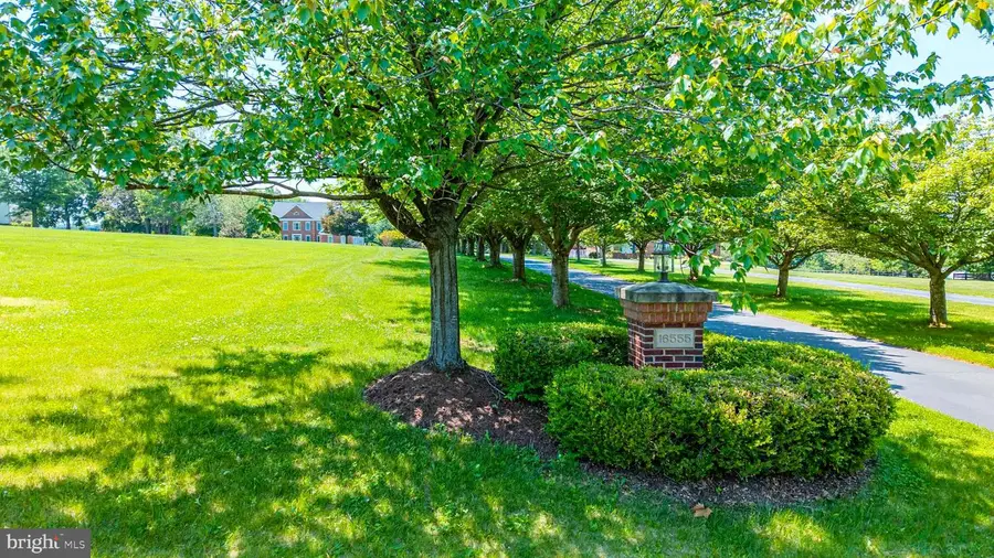 16555 Chestnut Overlook Dr, Purcellville, VA 20132 - #2