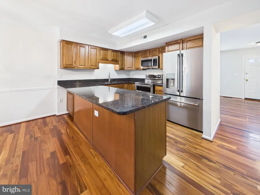 216 Finchingfield Ct, Sterling, VA 20165 - #3