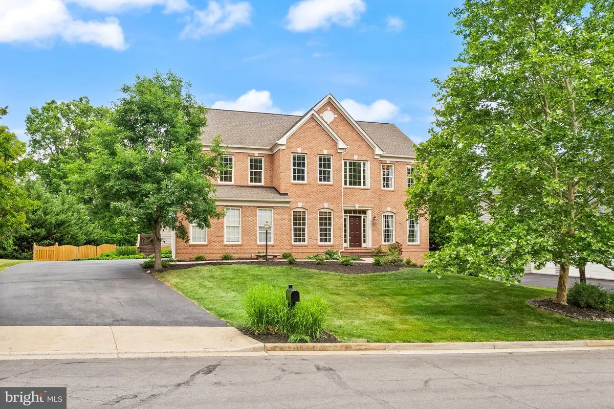 22566 Forest Run Dr, Ashburn, VA 20148 - #1