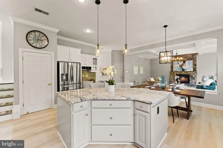22566 Forest Run Dr, Ashburn, VA 20148 - #2