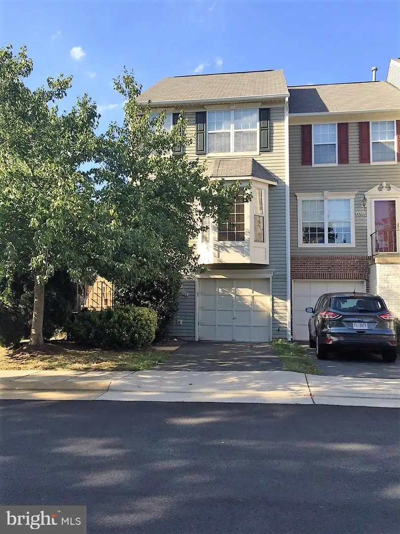 45027 Fellowship Sq, Ashburn, VA 20147 - #1