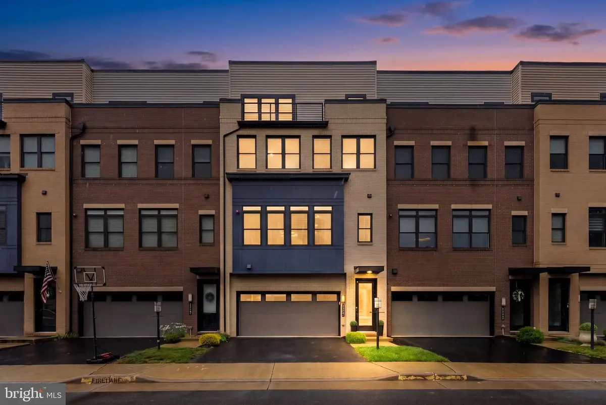 42464 Mildred Landing Sq, Ashburn, VA 20148 - #1