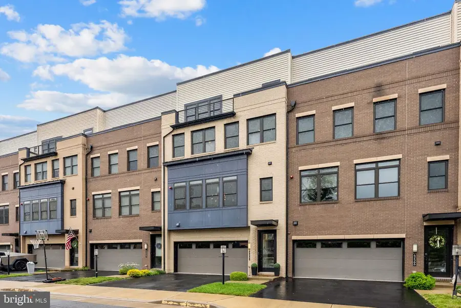 42464 Mildred Landing Sq, Ashburn, VA 20148 - #2