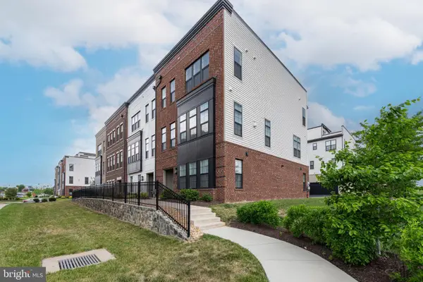 43927 Hurleys Hunt Ter, ASHBURN, VA 20147