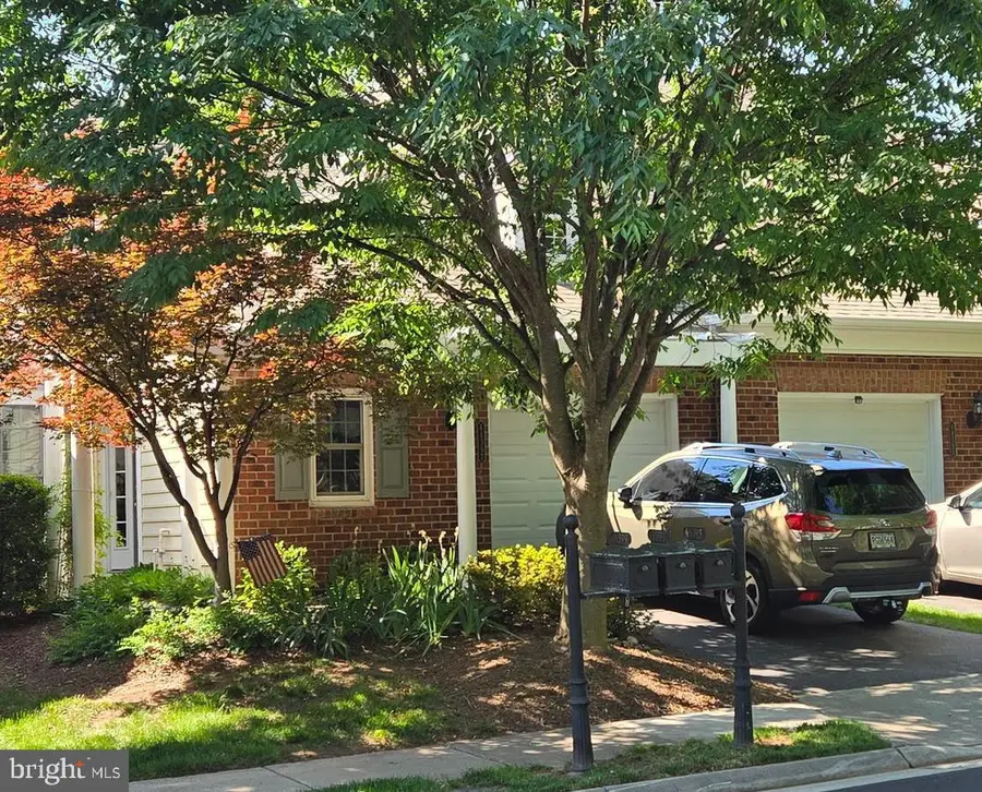 44397 Oakmont Manor Sq, Ashburn, VA 20147 - #2