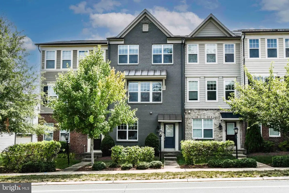 44025 Eastgate View Dr, Chantilly, VA 20152 - #1