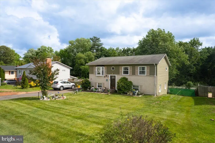 713 W Holly Ave, Sterling, VA 20164 - #3