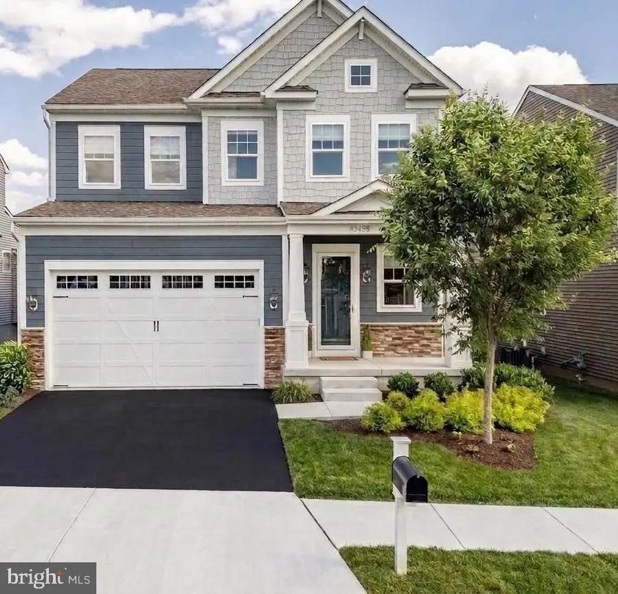 43489 Bettys Farm Dr, Chantilly, VA 20152 - #1