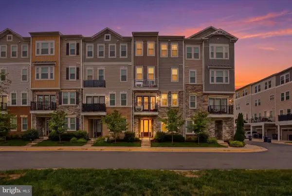 42045 Berkley Hill Ter, ALDIE, VA 20105