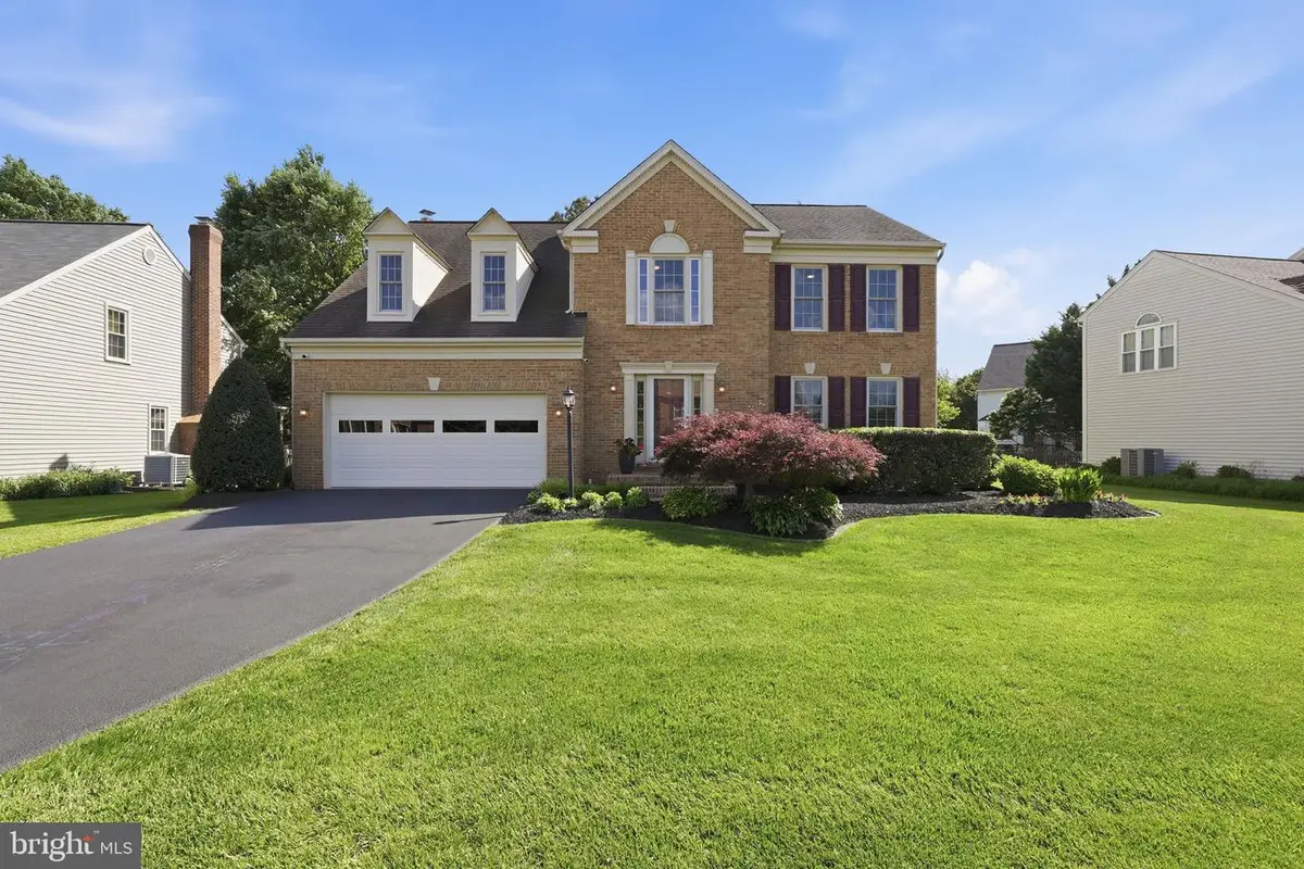 43197 Wayside Cir, Ashburn, VA 20147 - #1
