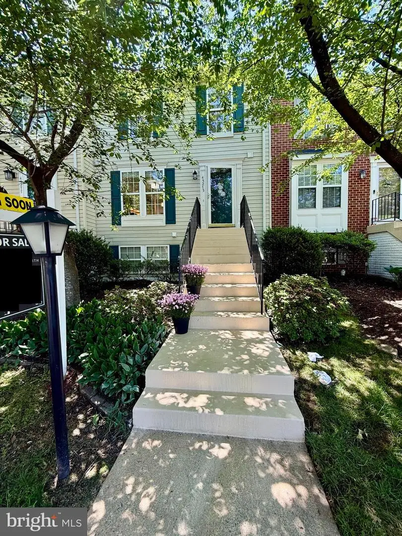 45275 Gable Sq, Sterling, VA 20164 - #1
