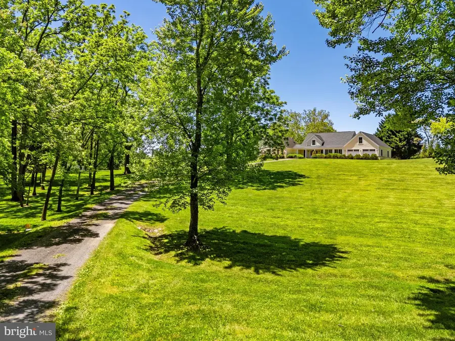 20147 Woodtrail Rd, Round Hill, VA 20141 - #2