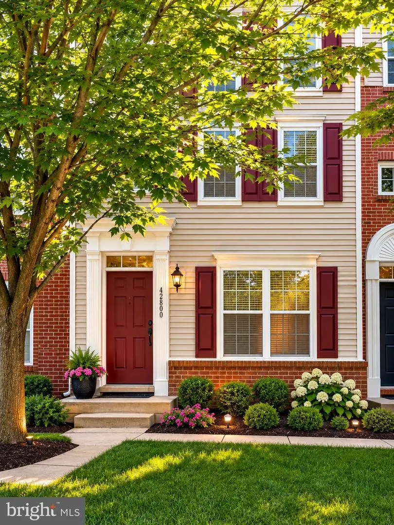 42800 San Sebastian Ter, Chantilly, VA 20152 - #1