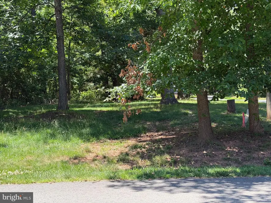 32 Cedar Dr, Sterling, VA 20164 - #3