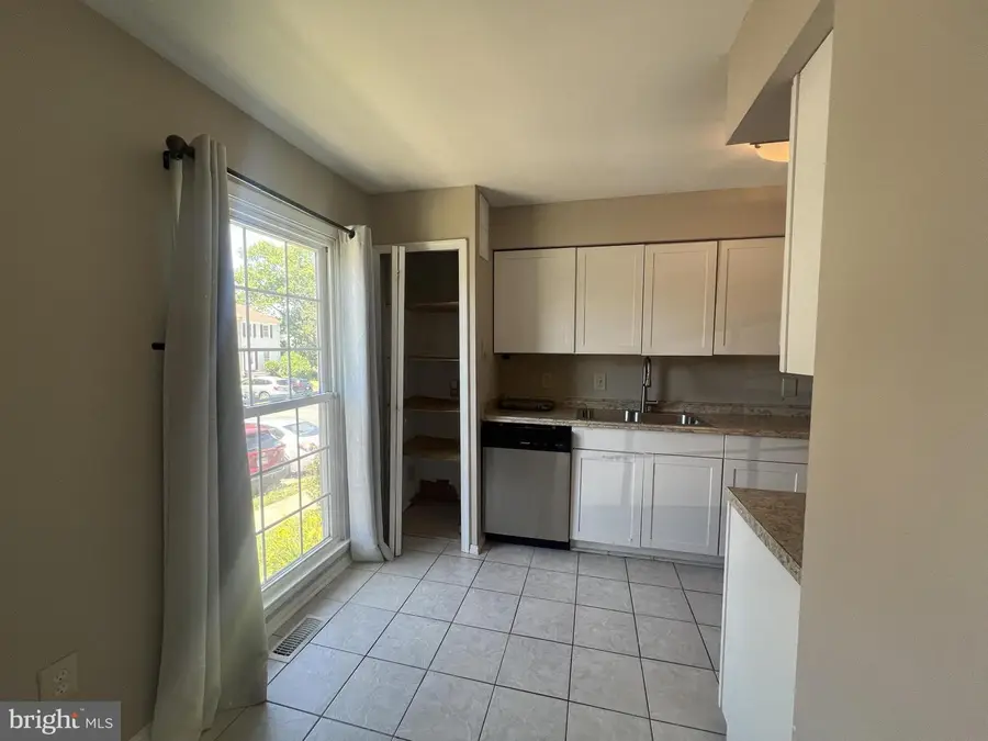 1005 Marsden Ct, Sterling, VA 20164 - #2