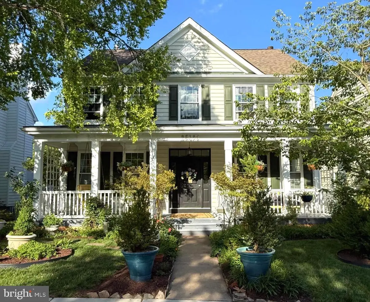 25496 Heathfield Cir, Chantilly, VA 20152 - #1