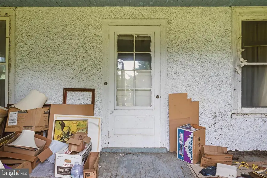 501 W Main St, Purcellville, VA 20132 - #3