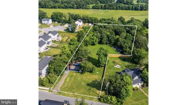 23 S Locust St, LOVETTSVILLE, VA 20180